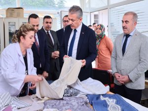 Vali Tuncay Akkoyun, Artuklu Halk Eğitimi Merkezini ziyaret etti