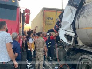 Mardinde iki tır çarpıştı: 1 ağır yaralı