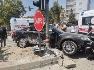 Mardin’de orman aracı ile yabancı plakalı otomobil çarpıştı: 2 yaralı