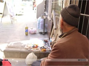 70 yaşındaki amcanın çalışma azmi imrendiriyor