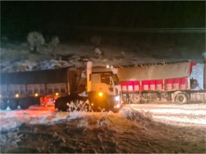 Mardin’de yoğun kar nedeniyle yollar kapandı