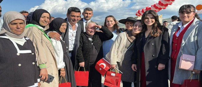 Midyat’ta Anlamlı Etkinlik: Özel Kardeşler “Uzak Şehir” Dizi Setinde