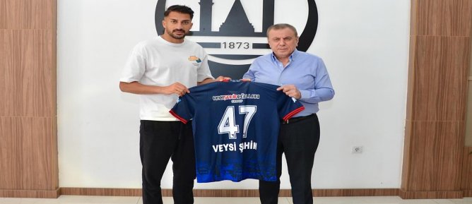 Şampiyon Takımın Kaptanından Belediye Başkanı Veysi Şahin’e Anlamlı Hediye