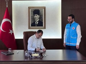 Midyat Kaymakamı’ndan Anlamlı Bağış