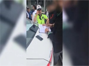 Ambulansa yol vermeyen düğün konvoyuna ceza yağdı