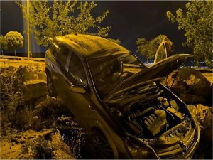 Şanlıurfa’da araç şarampole uçtu: Sürücü hafif yaralandı  