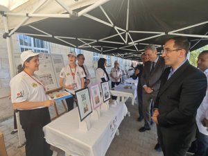 AZİZ ÖNEN KIZ ANADOLU LİSESİ TÜBİTAK 4006 BİLİM FUARI DÜZENLEDİ