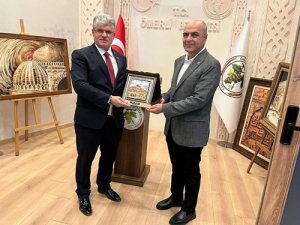 Başkan Altındağ, Yeni Hizmet Binasında Misafirlerini Ağırlamaya Başladı