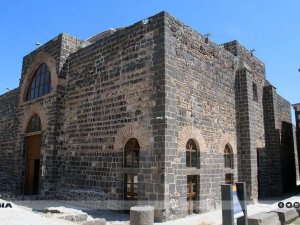 Diyarbakırda tarih yeniden yazılıyor: Yüzyıllık yanlış düzeltildi! 