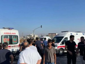 Tır ile toplu taşıma aracı çarpıştı: 10 yaralı