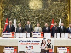 Gaziantep Valiliğinden öğrenci kırtasiye kart projesi