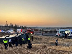 Şanlıurfada yolcu otobüsü devrildi: 27 yaralı