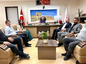 AK Parti İlçe Başkanı Yarış’tan Başhekim Peköz’e Ziyaret