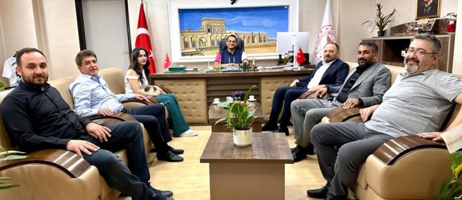 AK Parti İlçe Başkanı Yarış’tan Başhekim Peköz’e Ziyaret