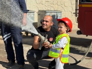 Minik Kalpler Kreşi’nde Öğrencilere İtfaiye Eğitimi