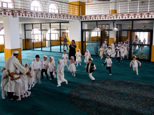 Diyarbakırlı minikler camiyi ziyaret etti