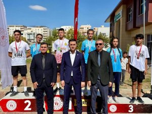 MİDYAT’TA KROS ŞAMPİYONLARINA ÖDÜLLERİ TAKDİM EDİLDİ