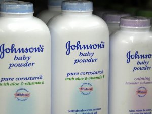 Johnson & Johnson bebek pudrasında kanserojen madde