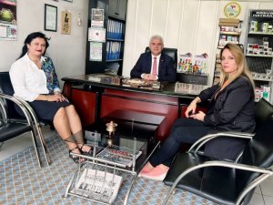 ŞAİR VE YAZARLARDAN GAZETECİLER GÜNÜ ZİYRETİ