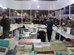 Yayınevleri temsilcileri gençliği uyardı: Sosyal medya değerleri zedeliyor