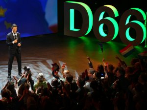 Hollandada kesin seçim sonuçları açıklandı