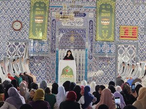 Niyet ettim tesettüre Emrin başım üstüne programı ile onlarca genç kız tesettürle tanıştı