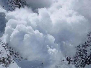 İtalyada çığ felaketi: 5 ölü