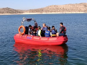 Batmanda su üstü arama ve kurtarma tatbikatı yapıldı