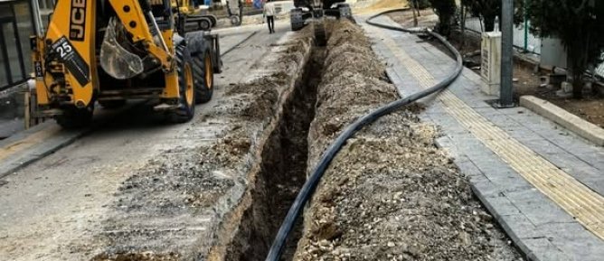 Artuklu Şehir Merkezinde Su Hattı Döşeme Çalışmaları Nedeniyle Trafik Düzenlemesi