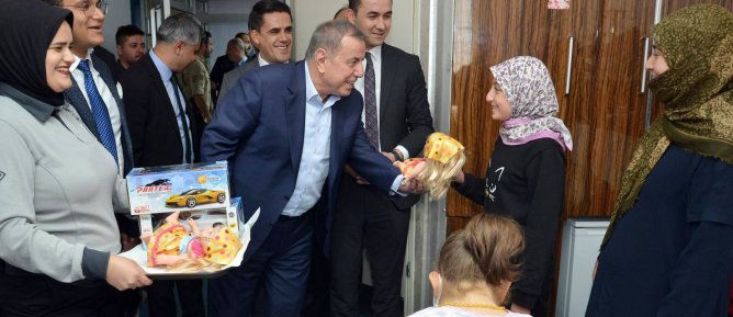 Umut Çocuklarda - Minik Kalplere Büyük Dokunuş...