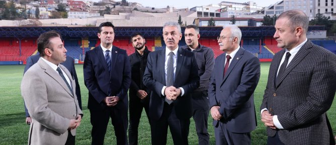 Mardin Valisi Tuncay Akkoyun, 21 Kasım Şehir Stadyumu’ndaki Çalışmaları İnceledi