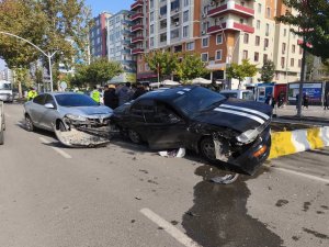 Batmanda maddi hasarlı trafik kazası