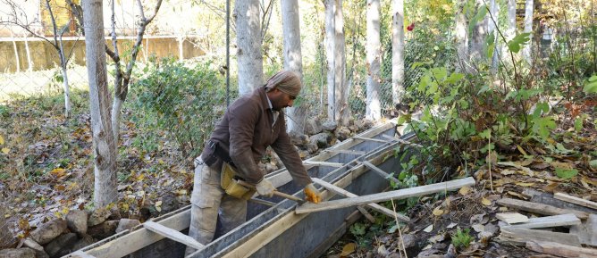 Mardin Büyükşehir Belediyesi Savur İlçesinde 600 Metrelik Sulama Kanalı Yeniliyor