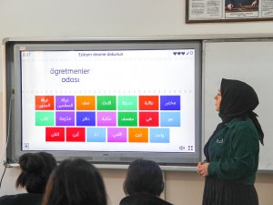 Babasının hayalini gerçekleştiren öğretmen, öğrencilere umut oluyor