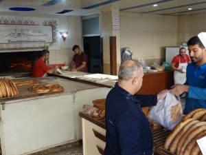 Fırıncılar artan maliyetlerden şikâyetçi: Ekmeğin fiyatı aynı, giderler katlandı