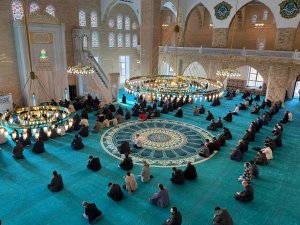 Batmanda Üniversite Camii ibadete açıldı