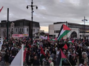 İspanya genelinde Filistinle dayanışma gösterileri düzenlendi