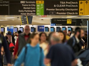 ABDden Venezueladaki vatandaşlarına ülkeyi terk edin çağrısı