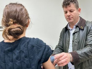 Siirt’te ilk kez iki çocuğa insülin pompası takıldı