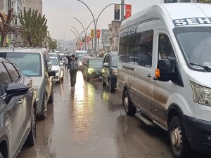 HÜDA PAR İlçe Başkanı Gözüngül, Cizre’de artan trafik yoğunluğuna dikkat çekti