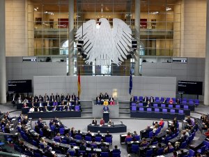Almanya’da 50 milyar euroluk silah alımı paketi Meclis’ten geçti