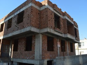 Çocuklar için başlatılan Kur’an kursu inşaatı, 3 yıldır madde bağımlılarının mekanı