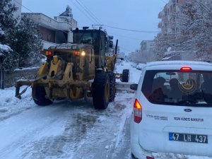 Midyat Belediye Ekipleri Karla Mücadele için Sahada