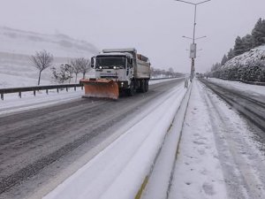 Mardin Büyükşehir Belediyesi Karla Mücadele Çalışmalarını Aralıksız Sürdürüyor