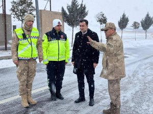 Kaymakam Mehmet Kaya’dan Trafik Uygulama Noktasına Ziyaret
