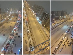 Batmanda kar trafiği felç etti: Ara sokaklar ulaşıma kapandı