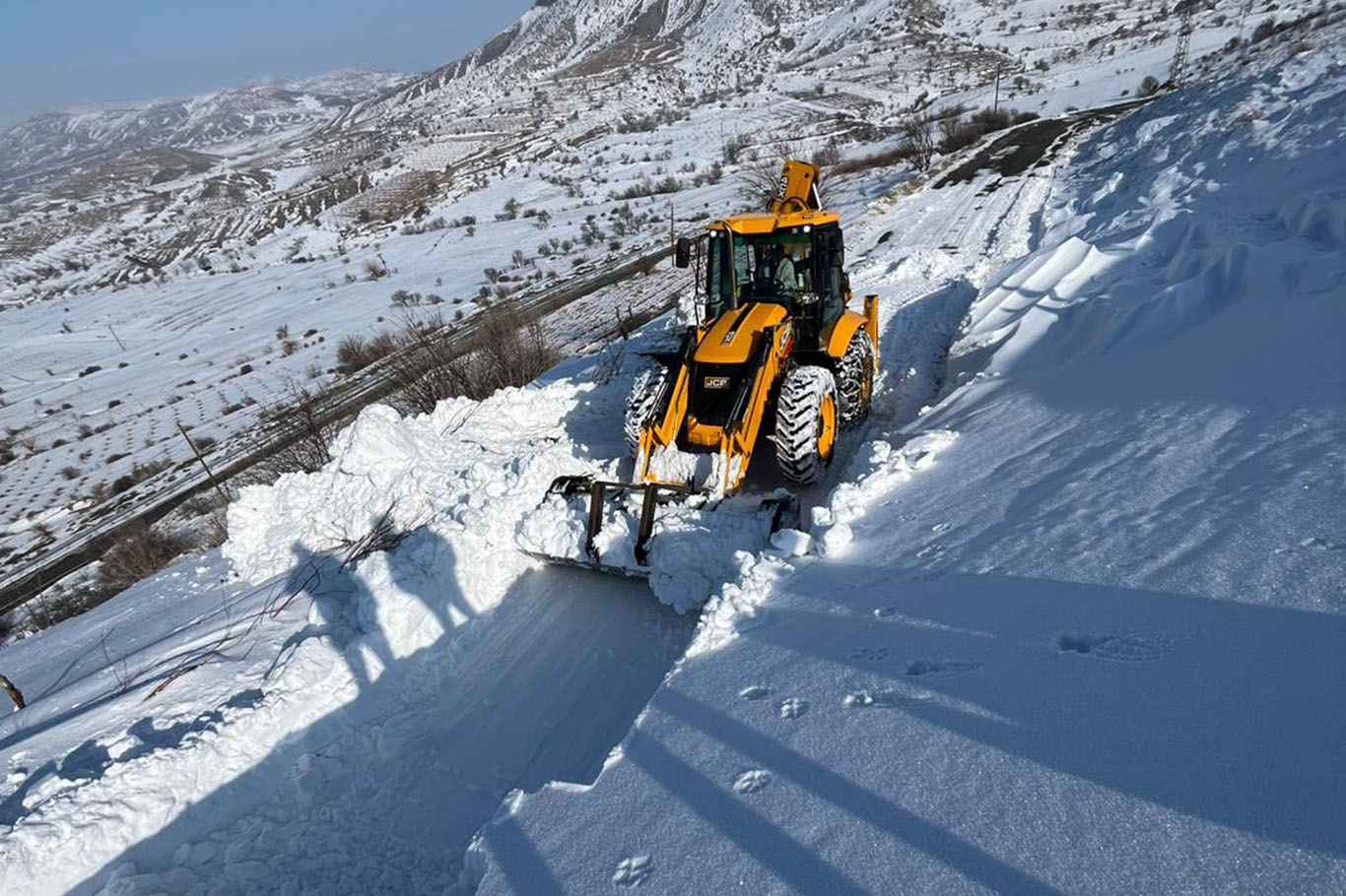 Batmanda iki ilçede eğitime kar engeli