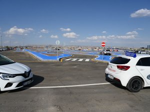 Batman Sürücü Akademisi, her gün yüzlerce sürücü adayını ağırlıyor