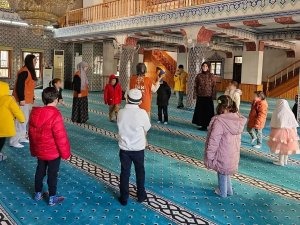 Camide çocuklara değerler eğitimi