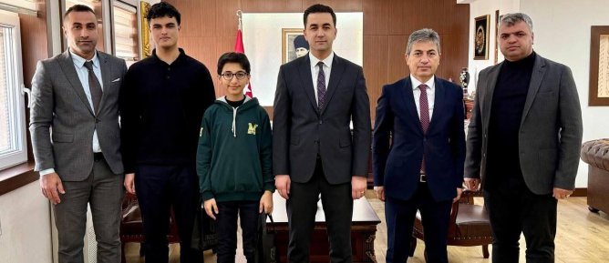 Midyatlı Gençler Türkiye Finalinde! Kaymakam Kaya Başarılı Öğrencileri Tebrik Etti